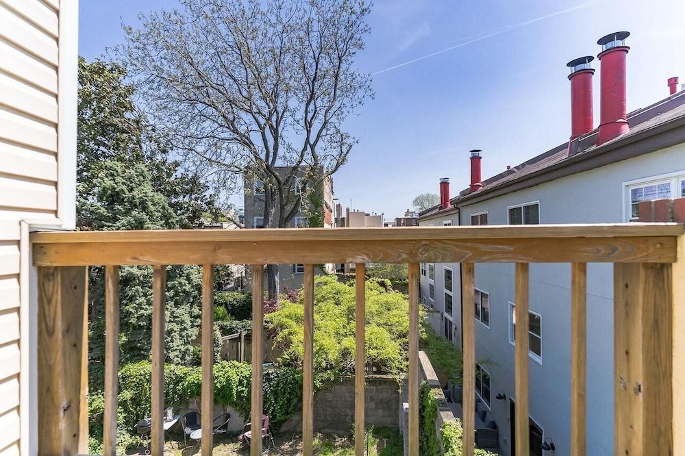 undefined 229 Fulton St 8