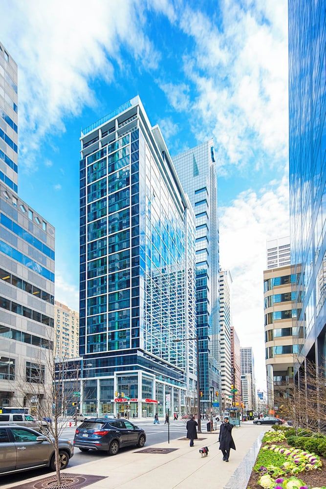 undefined Global Luxury Suites Center City 5