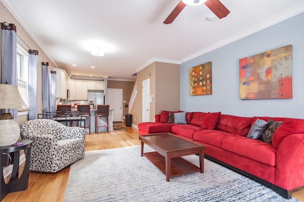 917 S 8th St. · Stylish 3 Bedroom Home in Bella Vista Apartment (3 Bedrooms)