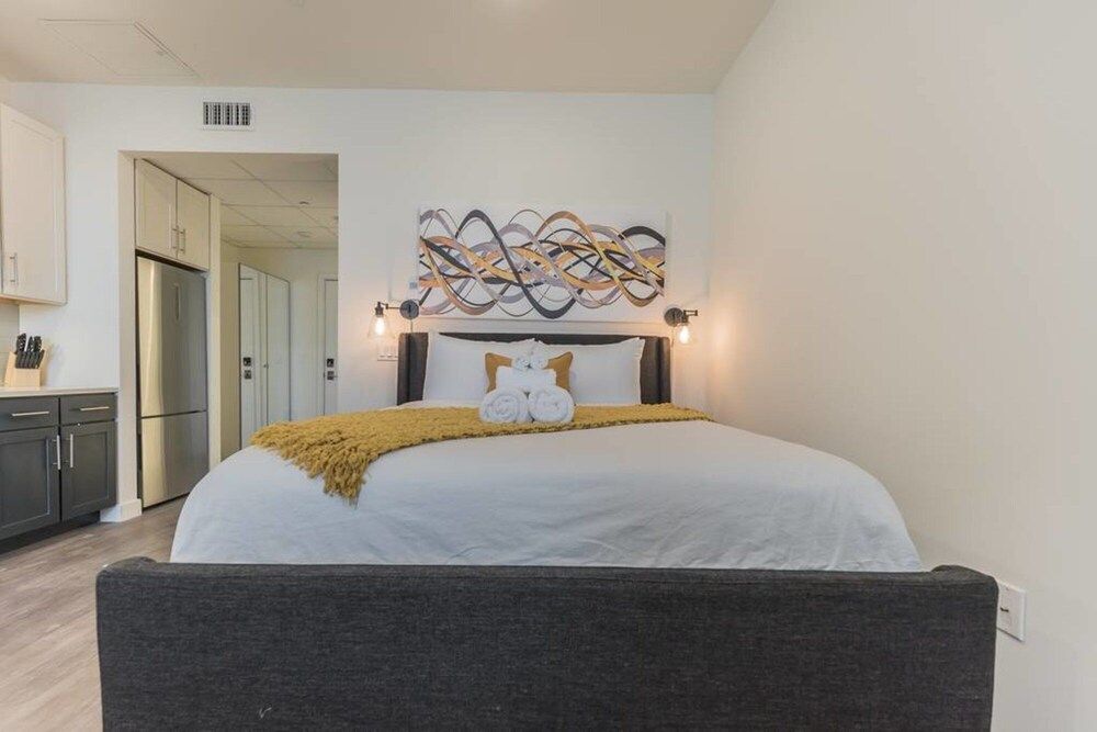 undefined Pine Suite - 415 in Philadelphia