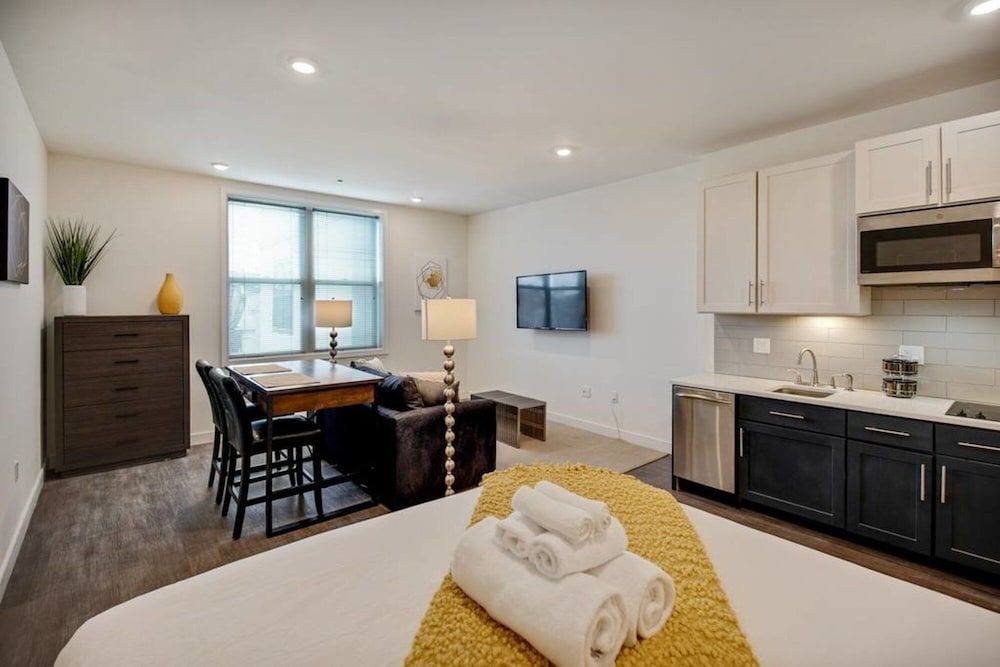 undefined Pine Suite - 415 in Philadelphia 7
