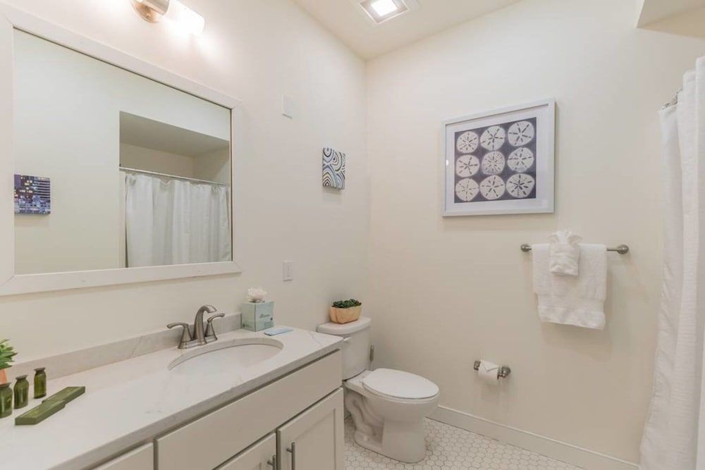 undefined Pine Suite - 415 in Philadelphia 9