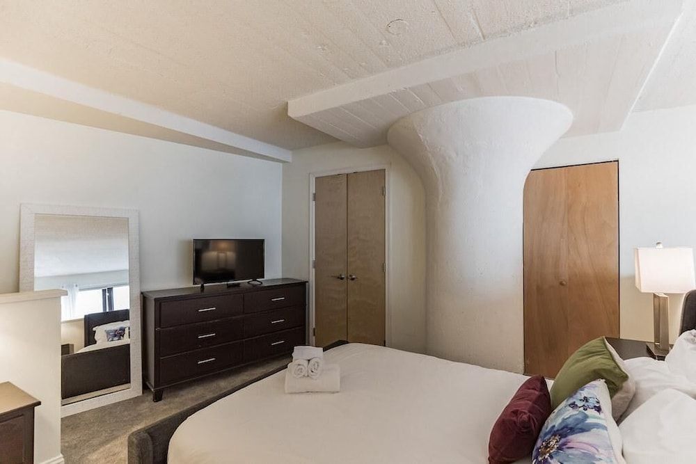 undefined 1100 South Broad Street 10