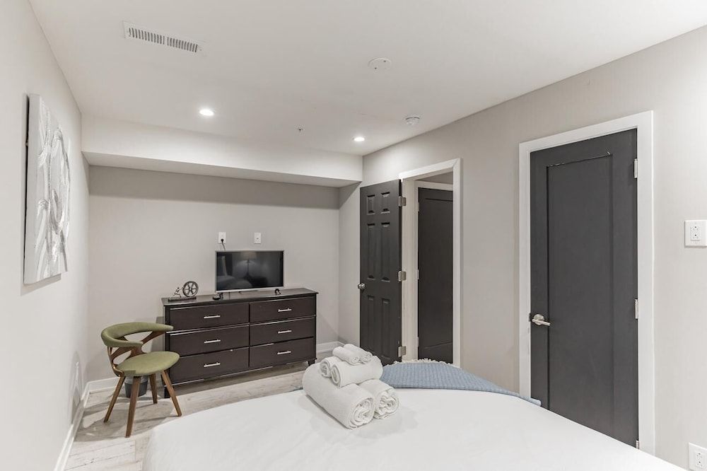 undefined 755 Capitol - A Exquisite 3 Bedroom Home in Fairmount 5