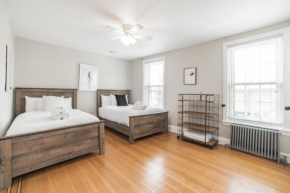 337 South 6th Street Apartment 21