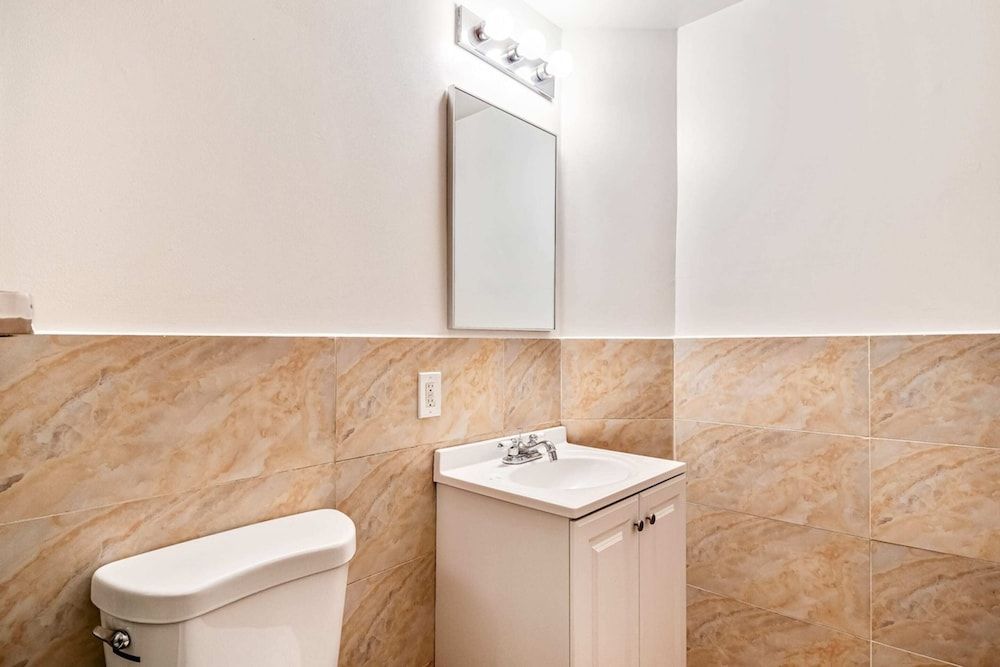 undefined New and Cozy 1BD Apt in the Heart of Philly! 10