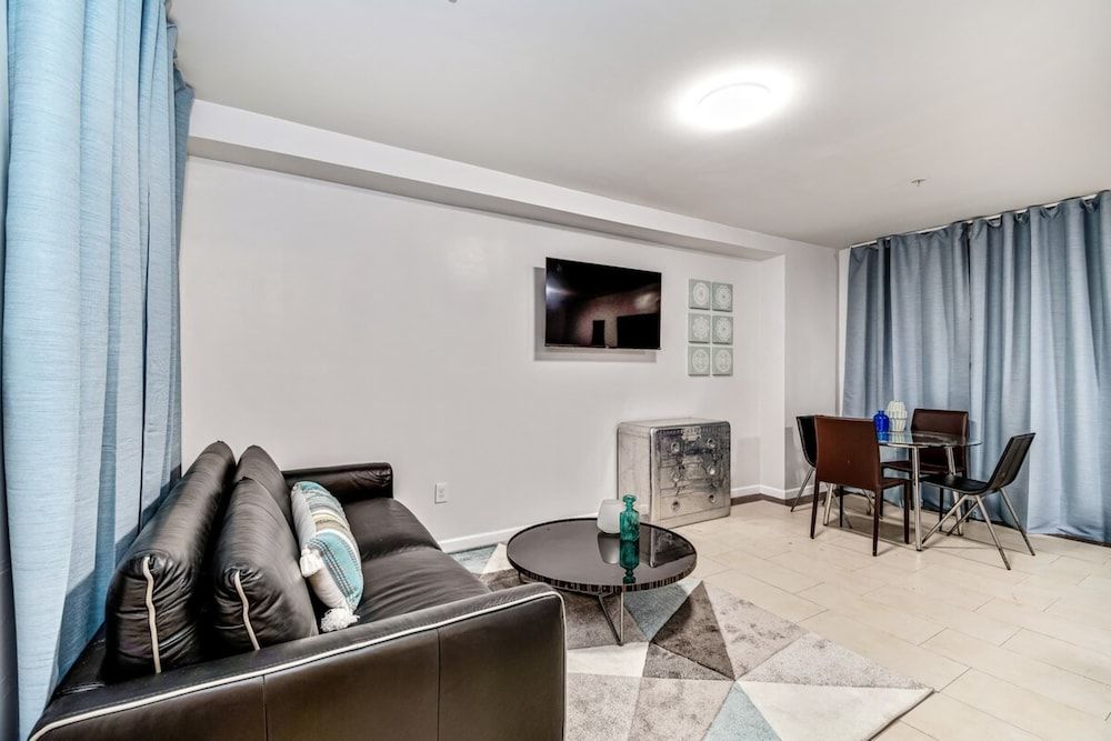 undefined New and Cozy 1BD Apt in the Heart of Philly! 7