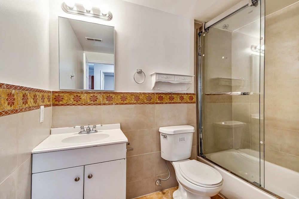 undefined Amazing 2BD Steps From the Convention Center 10