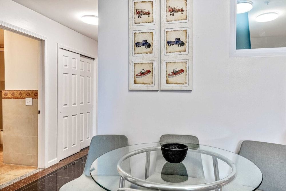 undefined Amazing 2BD Steps From the Convention Center 5