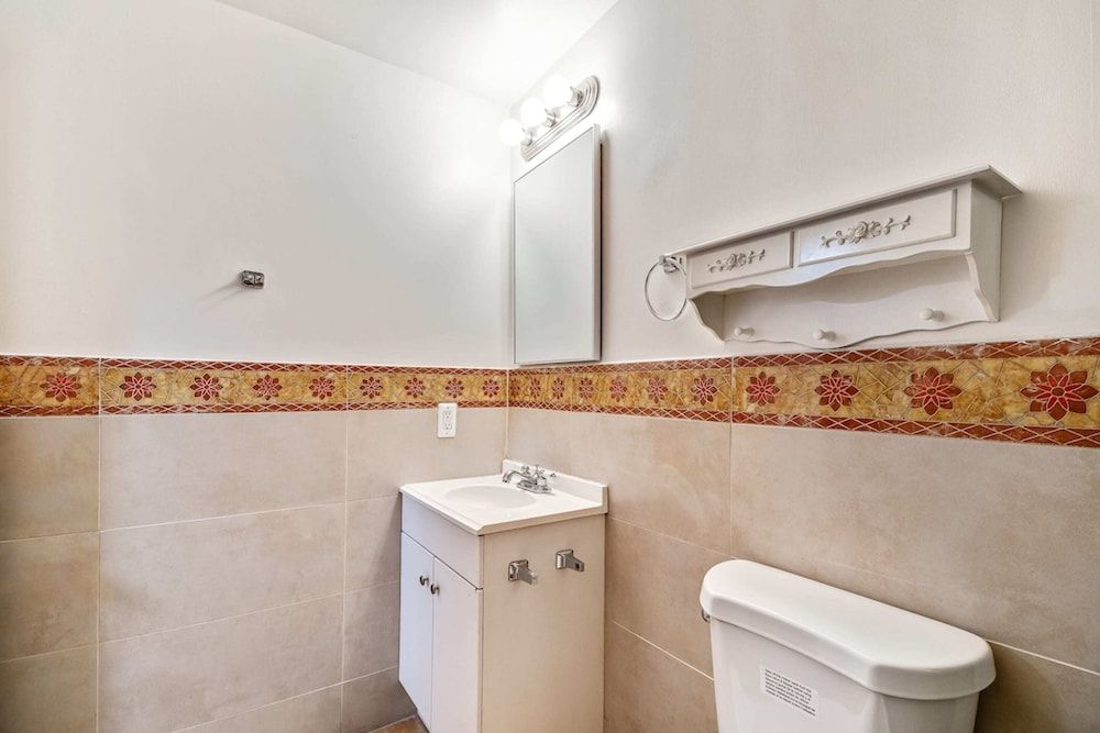 undefined Amazing 2BD Steps From the Convention Center 7