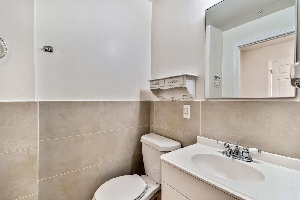 undefined Amazing 2BD Steps From the Convention Center 8