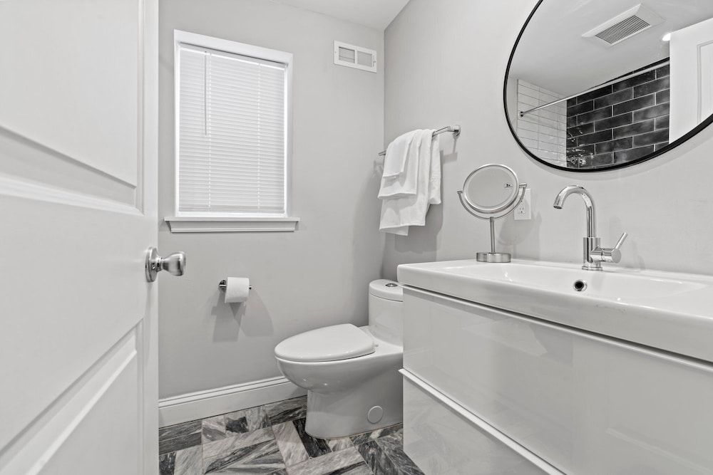 Modern & Comfy - 5* - Location GameRoom Deluxe House, 3 Bedrooms, Kitchen, City View 10