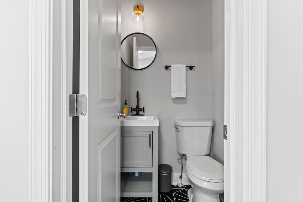 Modern & Comfy - 5* - Location GameRoom Deluxe House, 3 Bedrooms, Kitchen, City View 9