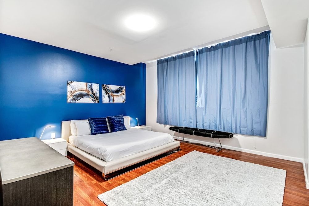 undefined Lovely 2bd Apt Steps From the Convention Center 7