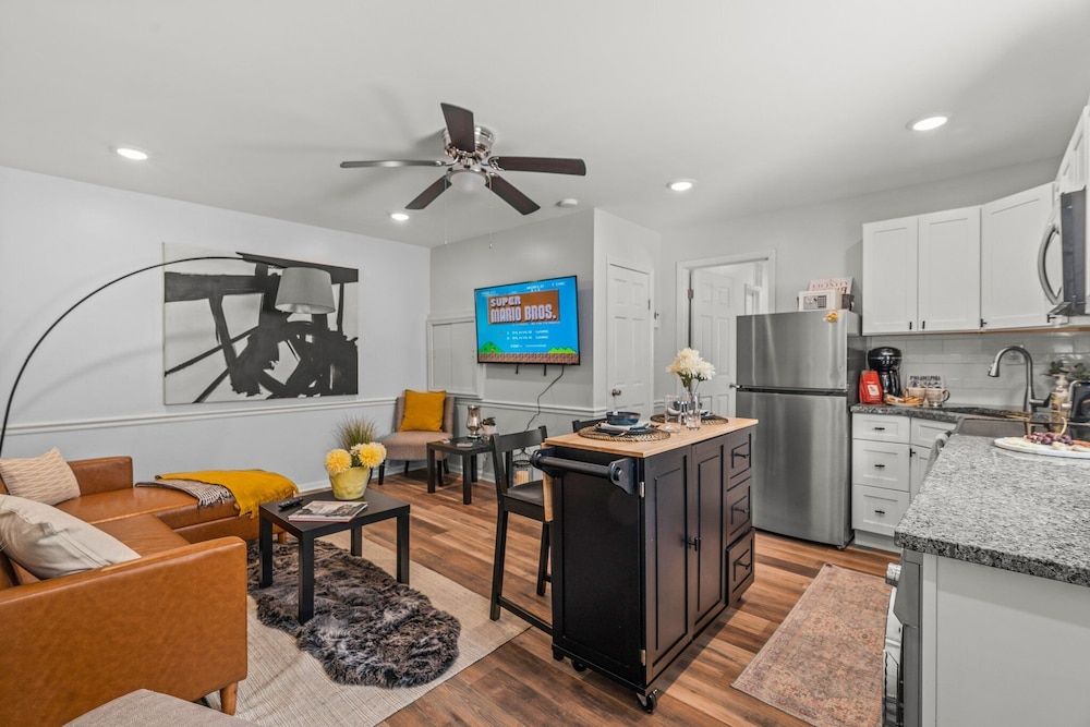 undefined East Passyunk Trendy Apartment