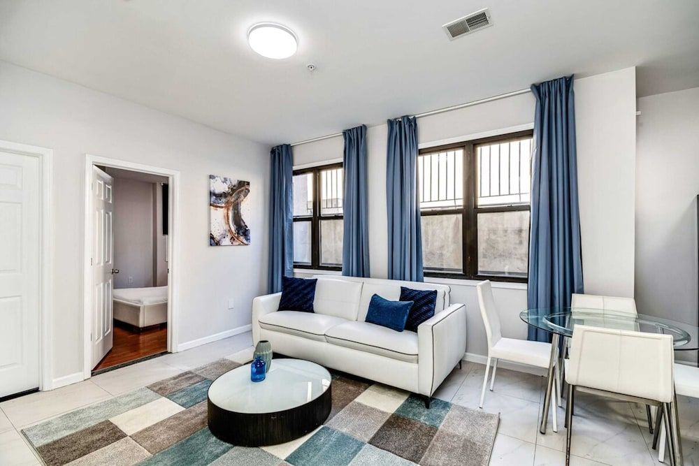undefined A Touch of Blue! Stylish 2BD Next to Reading Terminal Market 5