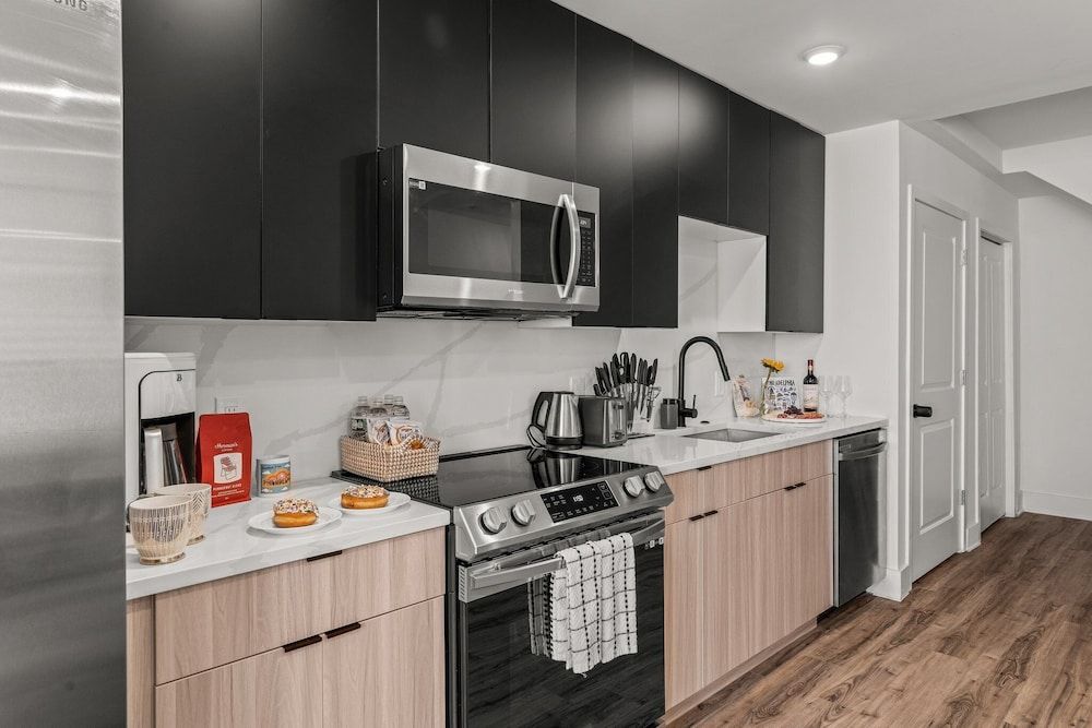 undefined Luxurious Modern Apt Near Art Museum 4