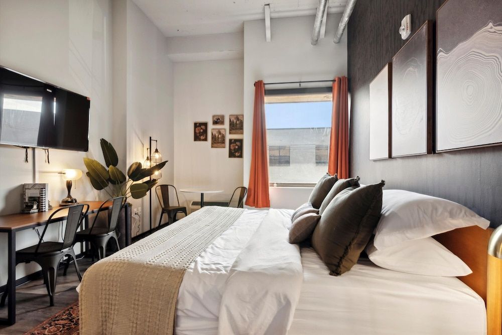 Premium Studio, 1 King Bed, Non Smoking
