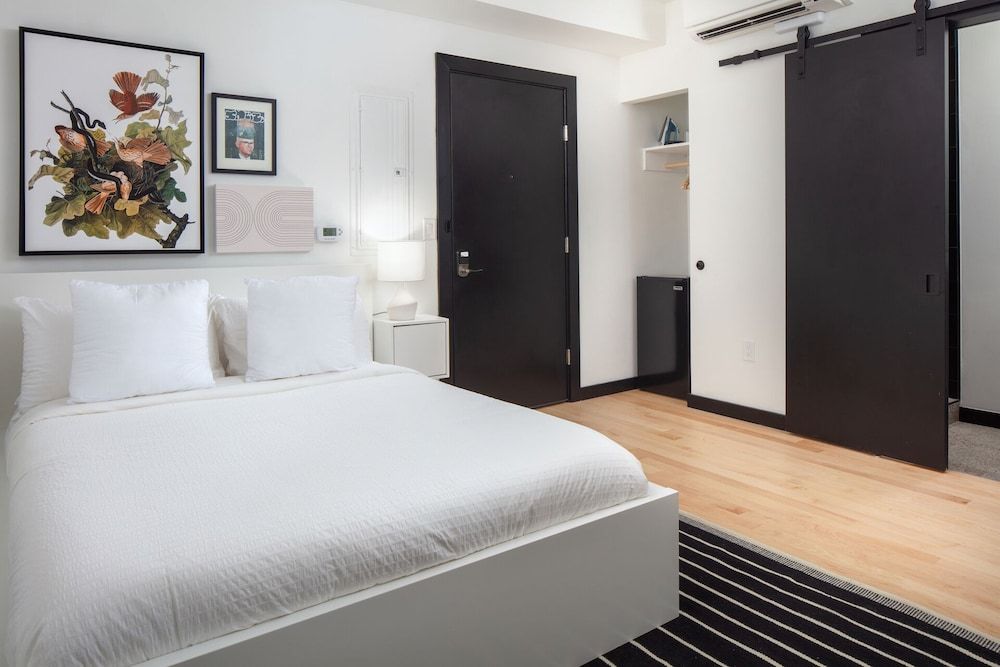 Kasa The Niche University City Philadelphia Queen Room (Self Check-in with Virtual Front Desk) 5
