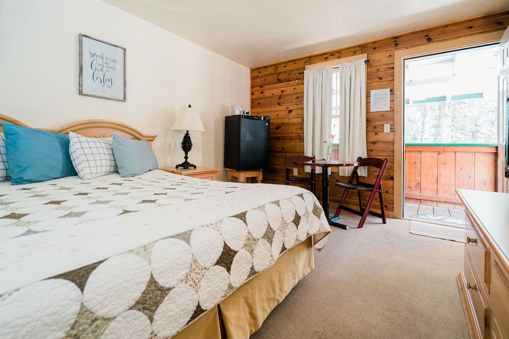 Room # 25, 1 King Bed