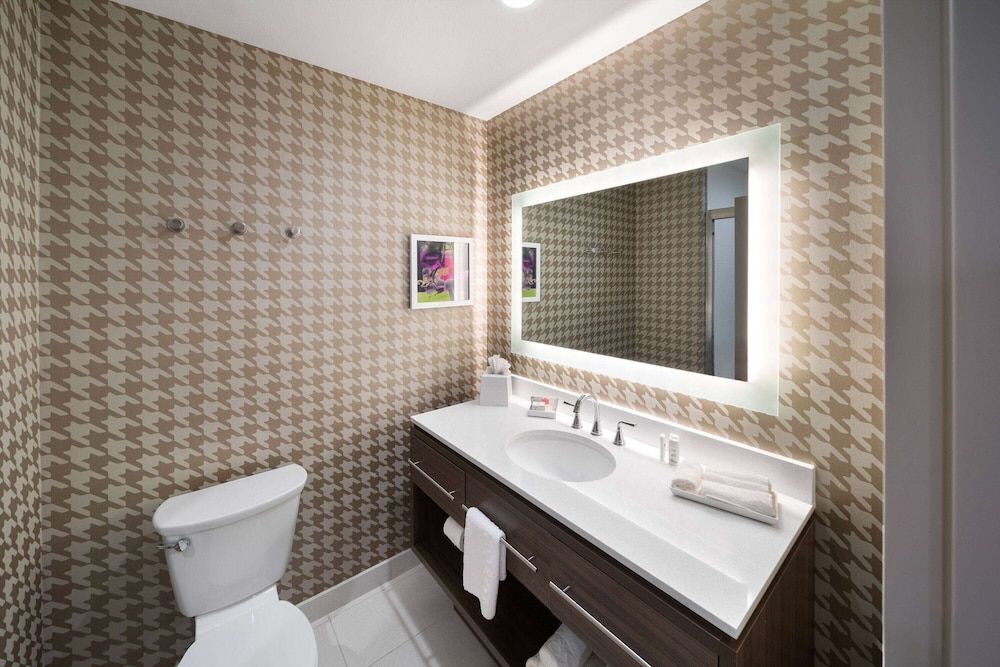 Suite, 1 Bedroom, Non Smoking (1 King Bed)