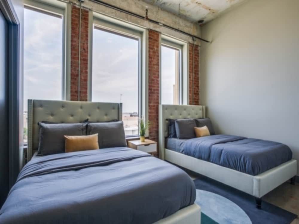 Magnificent Downtown Smart Loft