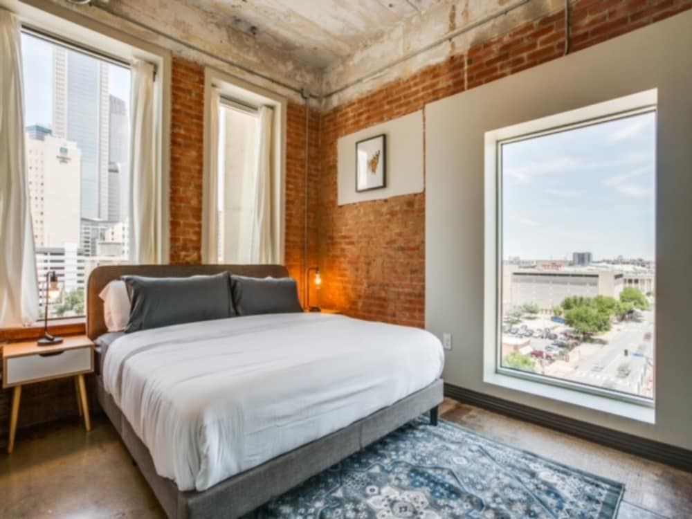 Magnificent Downtown Smart Loft