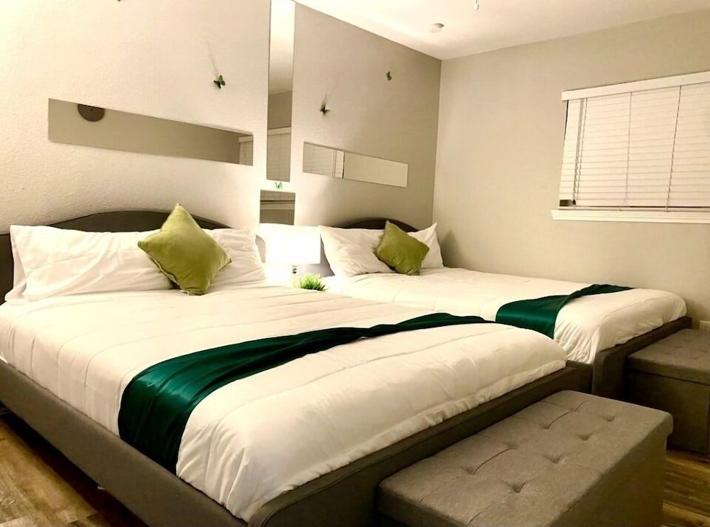 Paragon Apartments