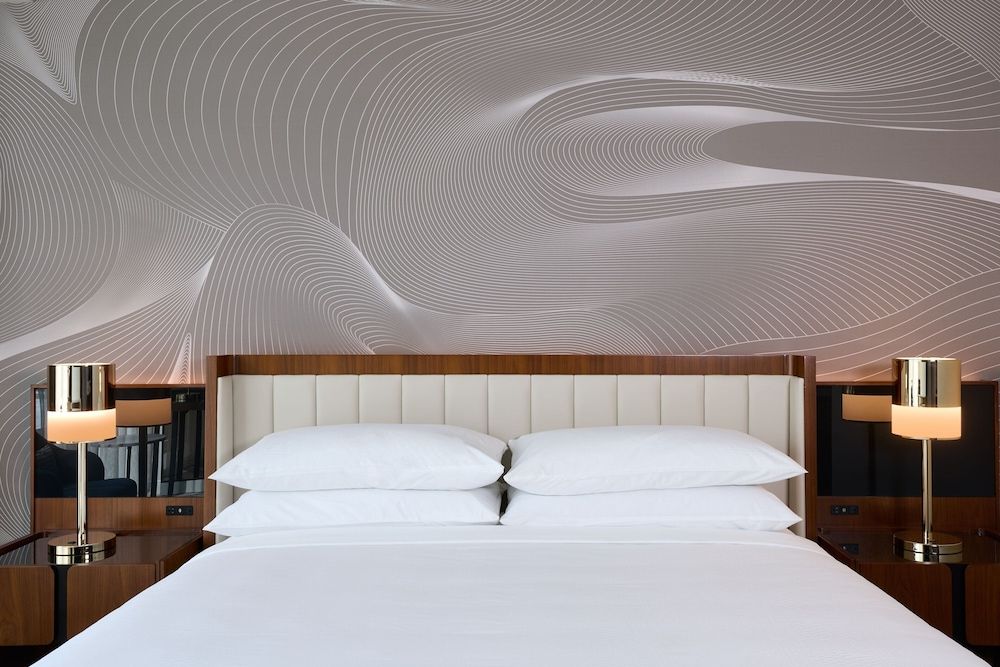 JW Marriott Dallas Arts District Hotel Standard Room, 1 King Bed (Mobility Accessible, Roll-In Shower)