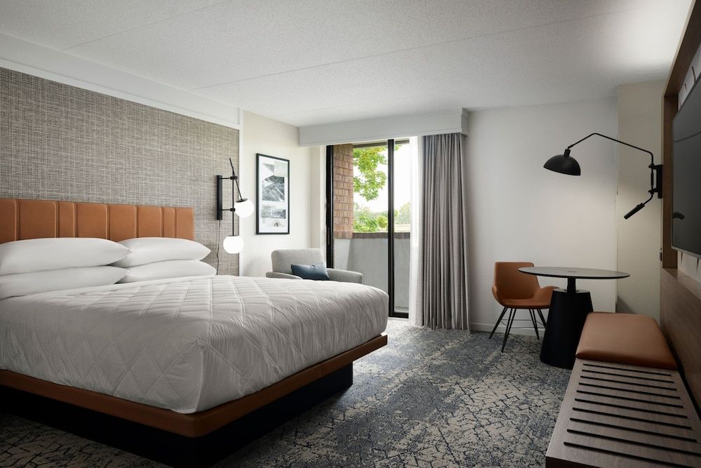 Room, 1 King Bed, Balcony