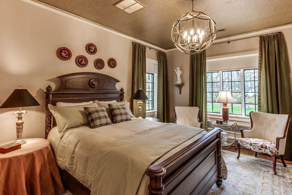 Luxury Room, 1 Queen Bed, Private Bathroom, Garden View