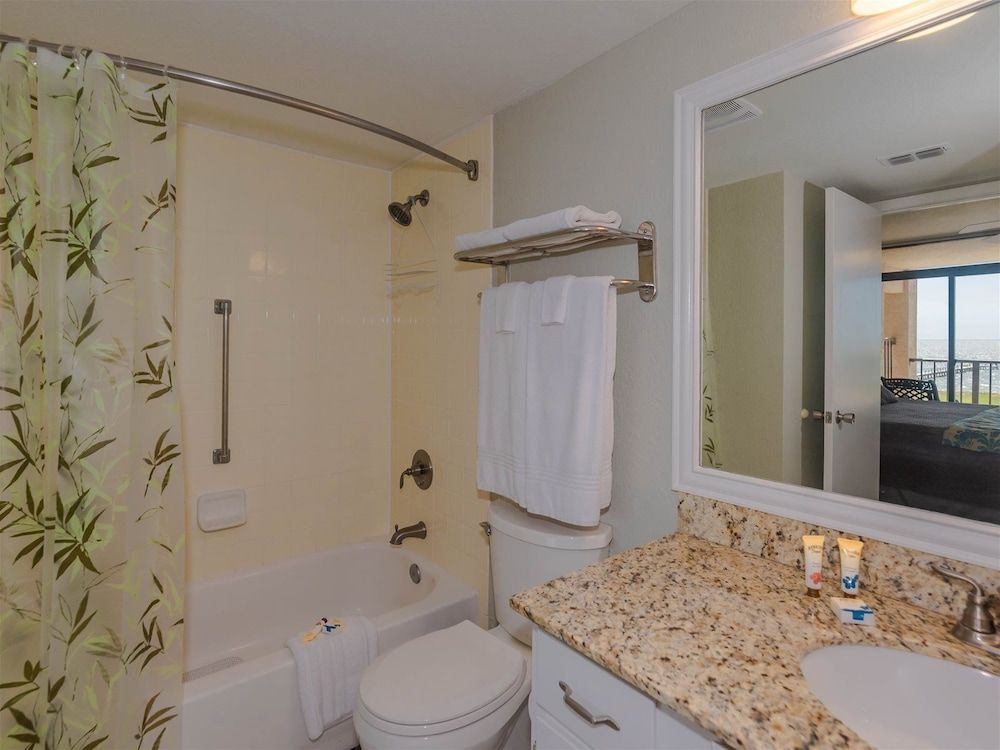 Laguna Reef Condos by VTrips Condo, Multiple Beds, Balcony (Peaceful Pelican - No Pets Allowed) 11