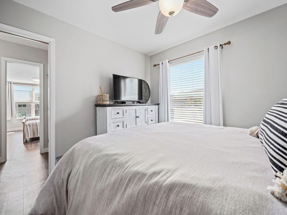 Condo (3 Bedrooms)