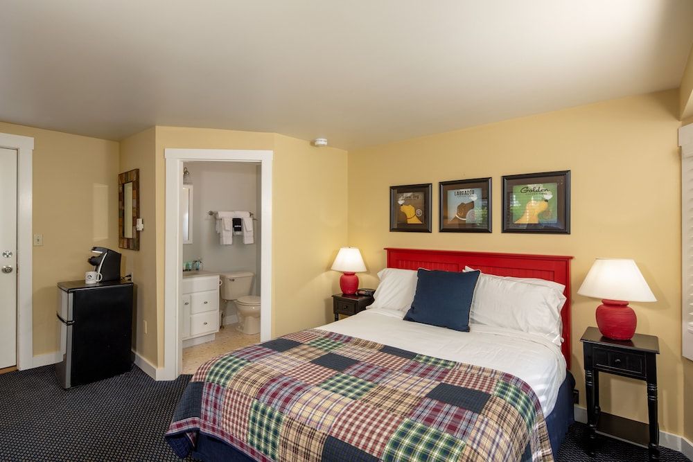 Queen Deluxe Room
