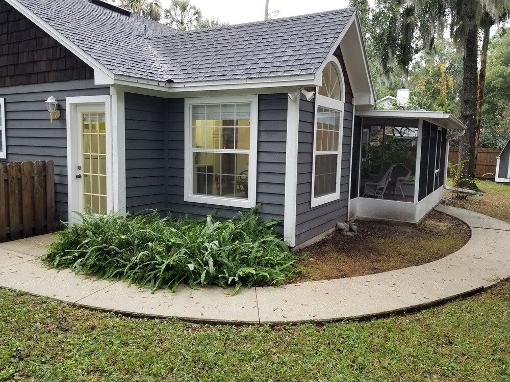 Mimosa Cottage