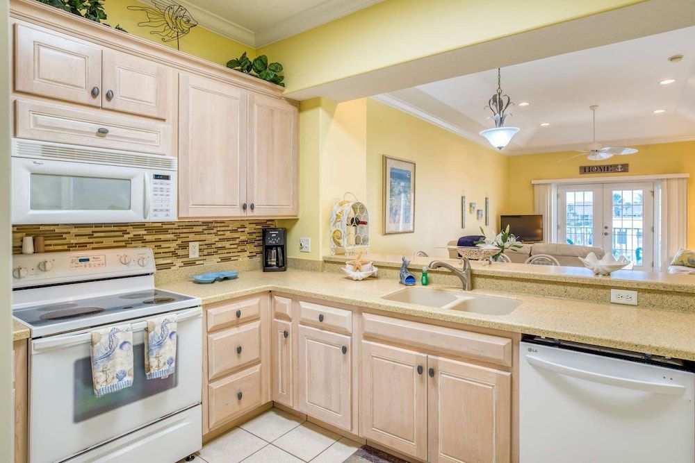 Condo (Mermaid Beach House)