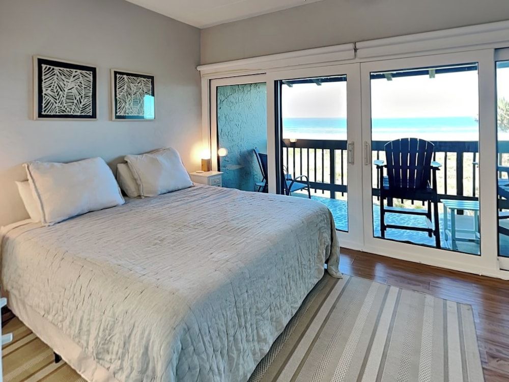 Condo (2 Bedrooms)