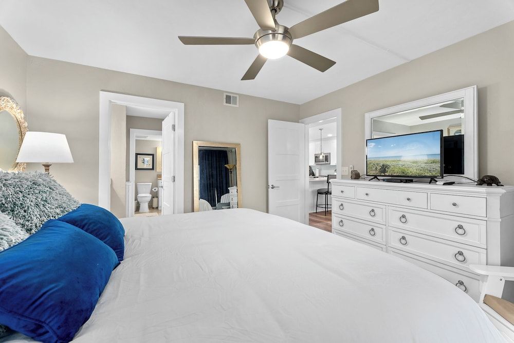 Condo (1 Bedroom)