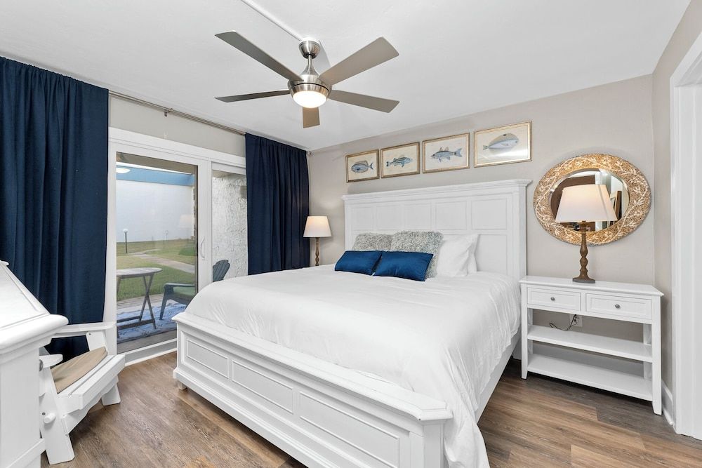 Condo (1 Bedroom)