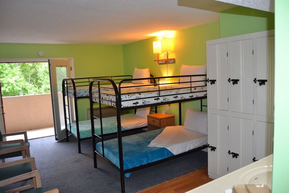 Cascades Inn Group Dormitory Room 3