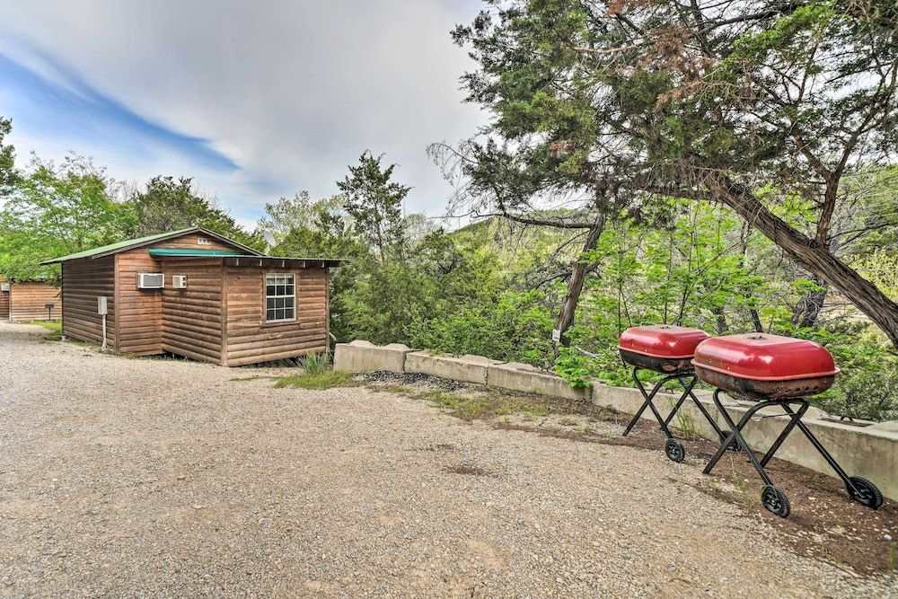 undefined Cozy Davis Cabin w/ Deck - Nestled by Honey Creek! 6