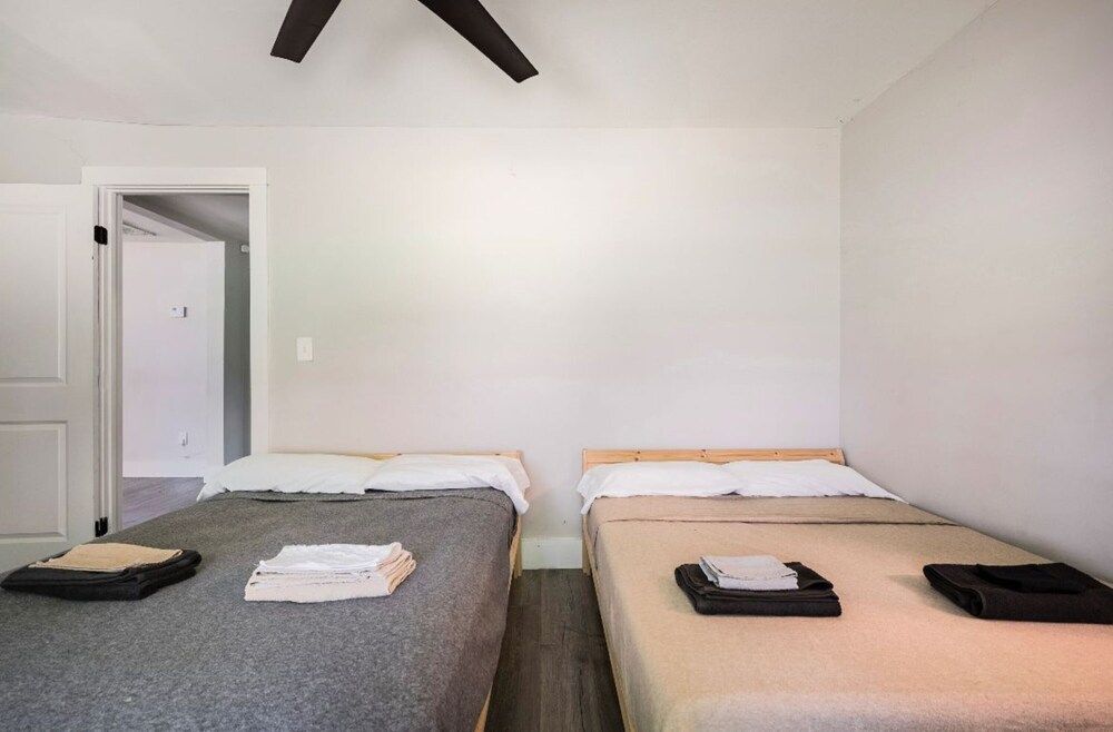 Charming Fully-renovated Bungalow