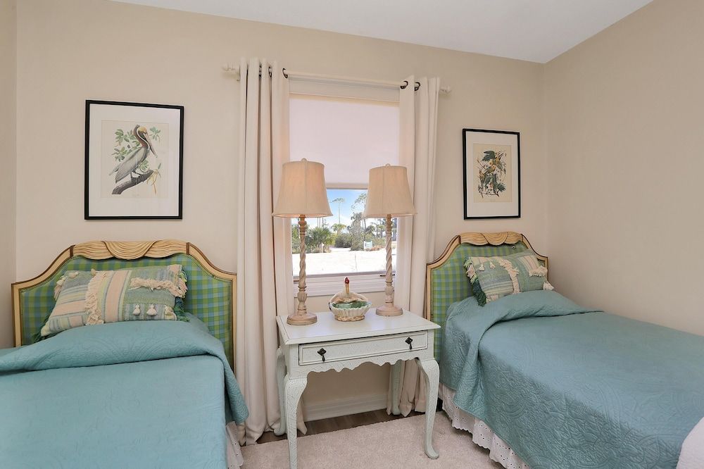 House, Multiple Beds (Cape Escape)