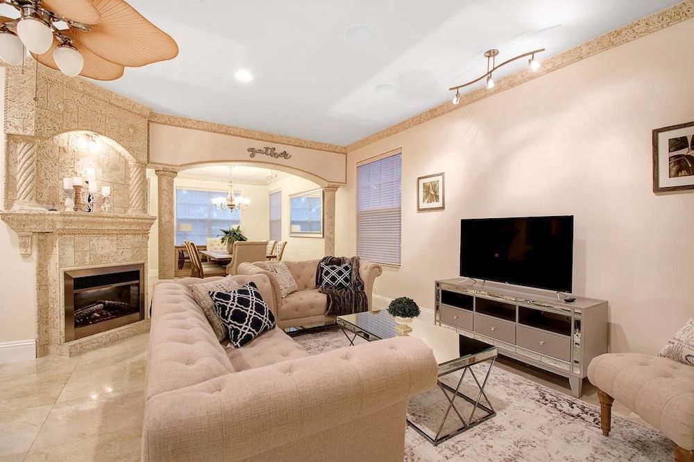 House (4 Bedrooms)