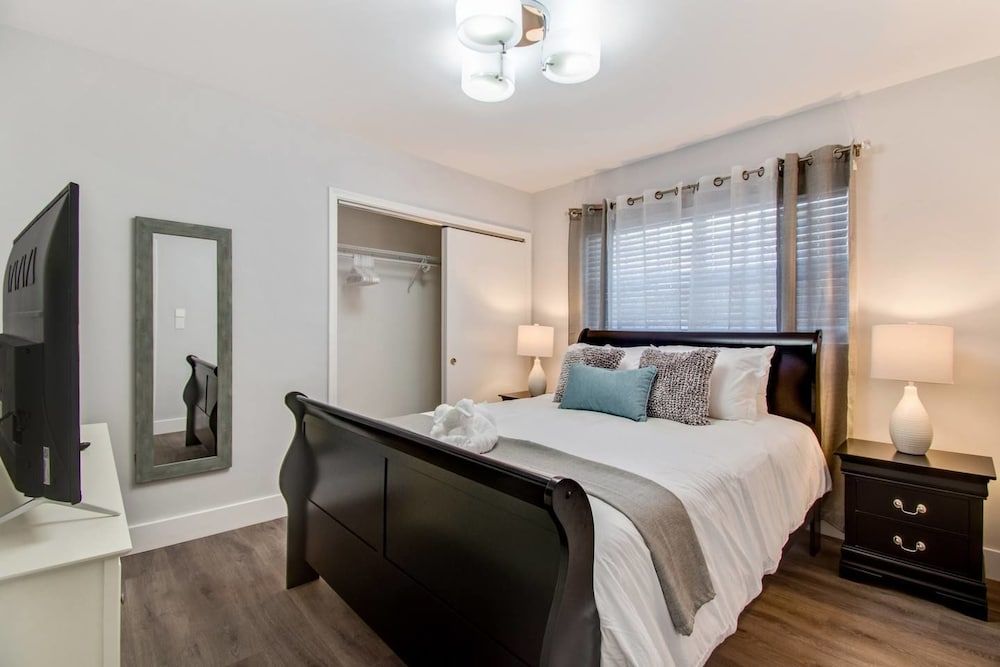 House (4 Bedrooms)
