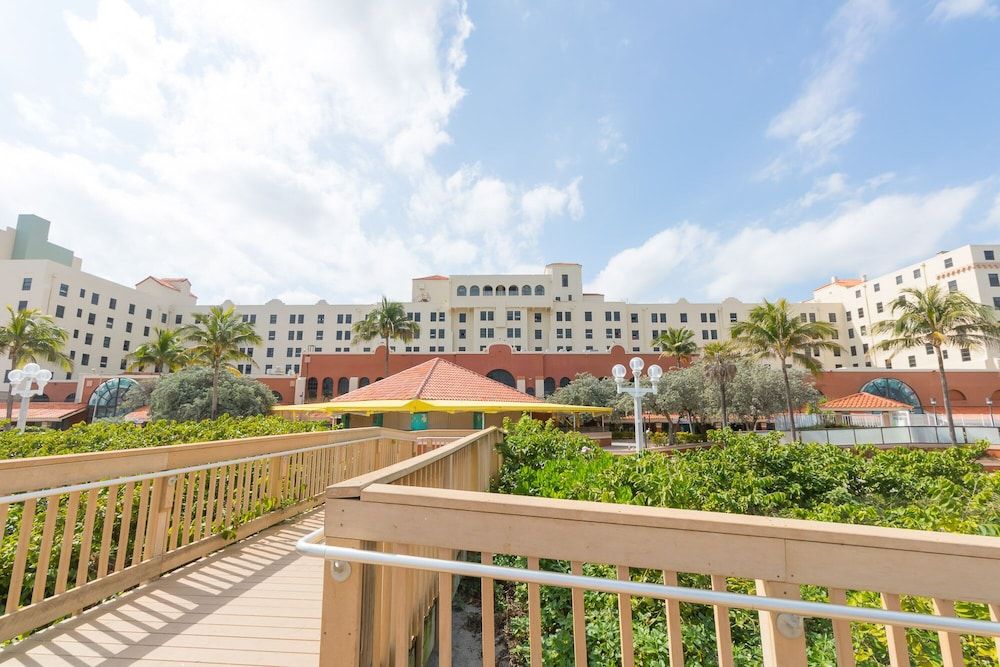 320 City View Hollywood Beach