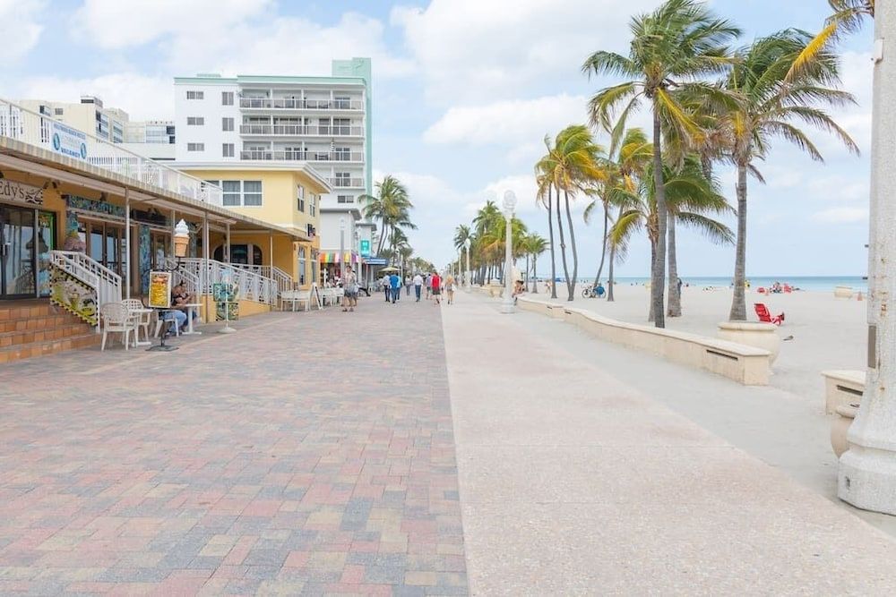 652 City View Studio Hollywood Beach