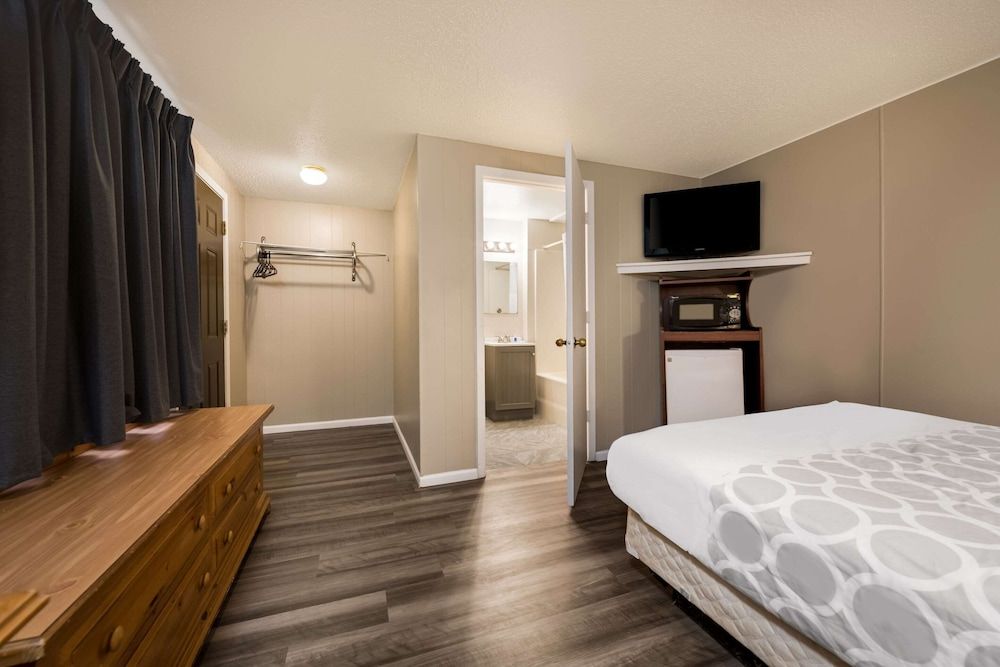 Standard Room, 1 Queen Bed, Non Smoking