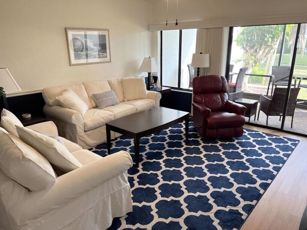 Condo, 1 King Bed (The Great Escape)