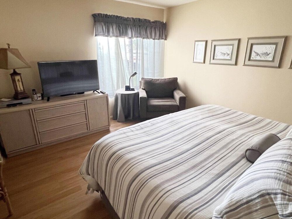 Condo, 1 King Bed (The Great Escape)